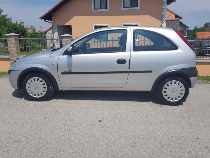 opel corsa c 1 7 di comfort besplatni mali oglasi