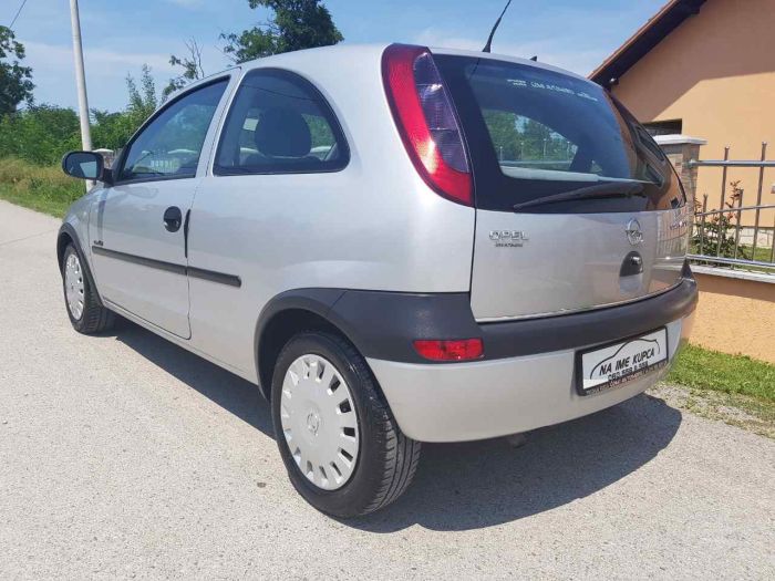 opel corsa c 1 7 di comfort besplatni mali oglasi