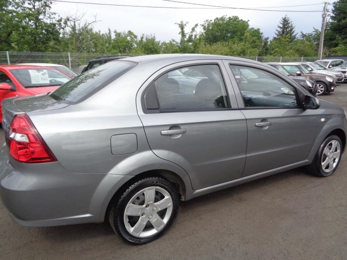 chevrolet aveo besplatni mali oglasi