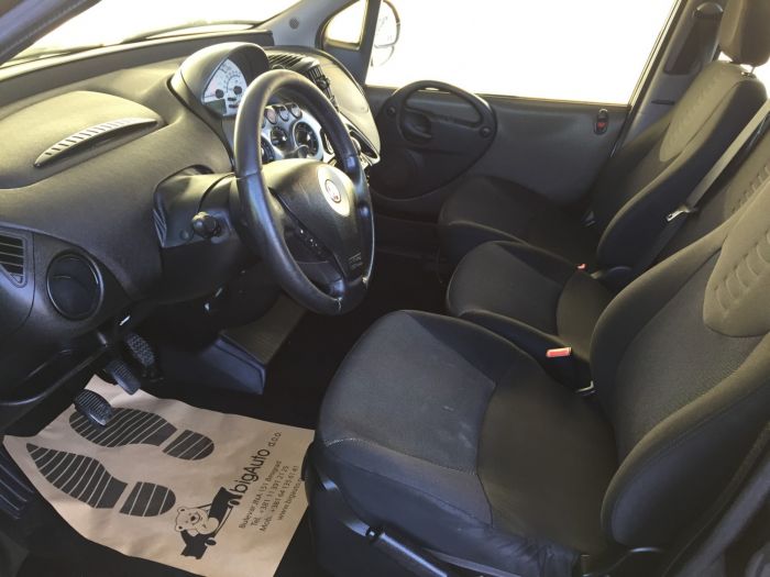 fiat multipla 1 6 besplatni mali oglasi