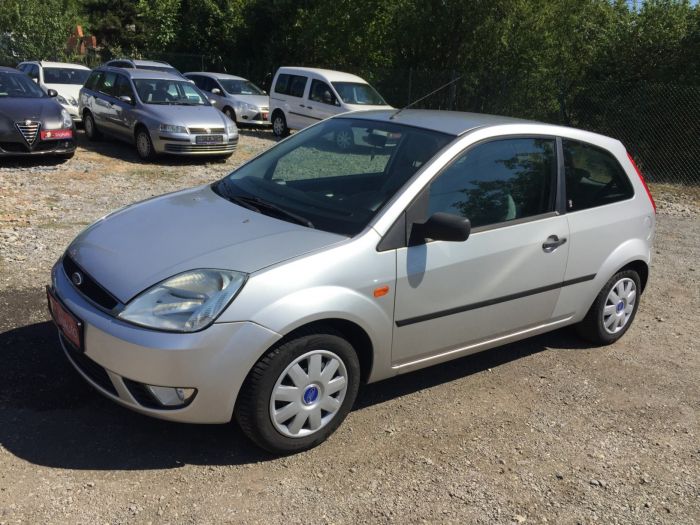 ford fiesta 1 3 ghia besplatni mali oglasi