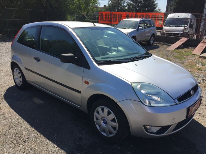 ford fiesta 1 3 ghia besplatni mali oglasi