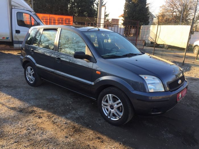 ford fusion 1 6 besplatni mali oglasi
