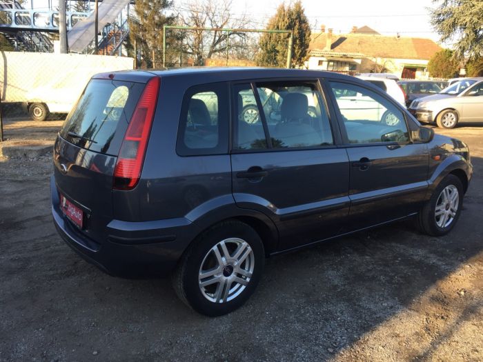 ford fusion 1 6 besplatni mali oglasi