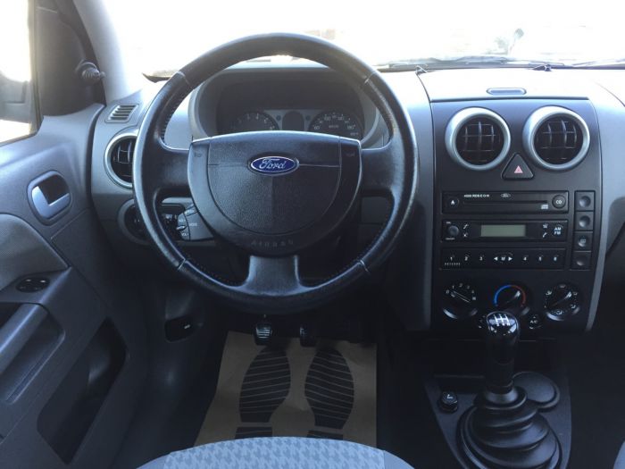 ford fusion 1 6 besplatni mali oglasi
