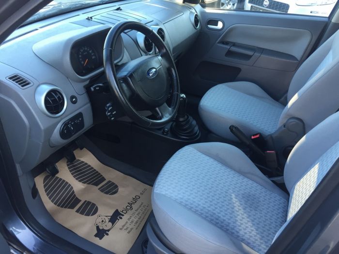 ford fusion 1 6 besplatni mali oglasi