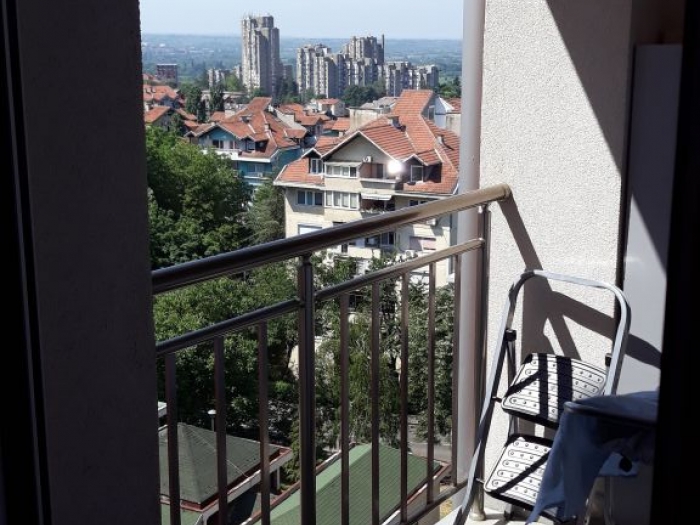 2 0, 51m2, banovo brdo, praška, 5 6, lux, uknjižen, namešten besplatni mali oglasi