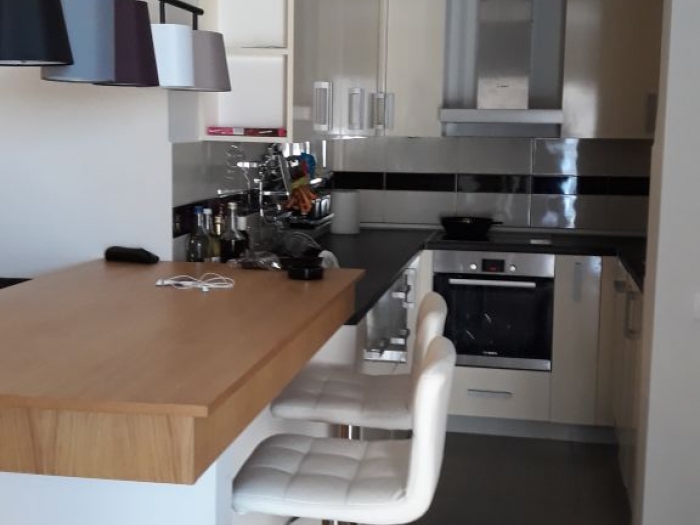 2 0, 51m2, banovo brdo, praška, 5 6, lux, uknjižen, namešten besplatni mali oglasi