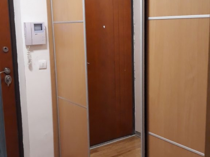 2 0, 51m2, banovo brdo, praška, 5 6, lux, uknjižen, namešten besplatni mali oglasi