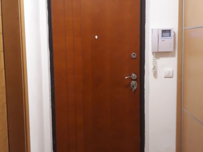 2 0, 51m2, banovo brdo, praška, 5 6, lux, uknjižen, namešten besplatni mali oglasi