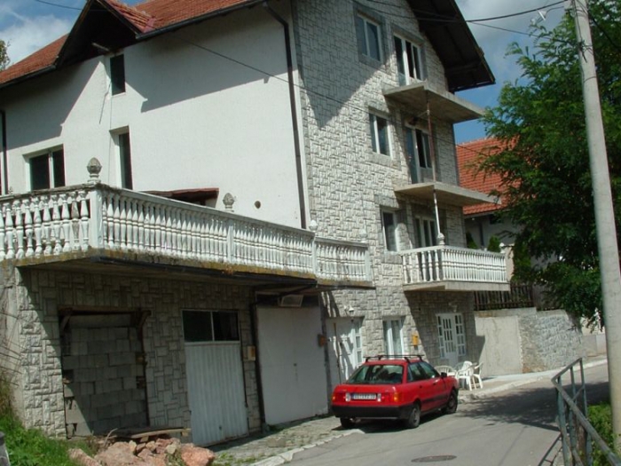 stan u kući na prodaju besplatni mali oglasi
