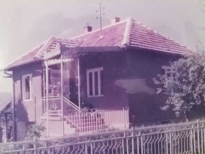 porodična kuća, plac, šuma i njiva mesto tulare, prokuplje besplatni mali oglasi