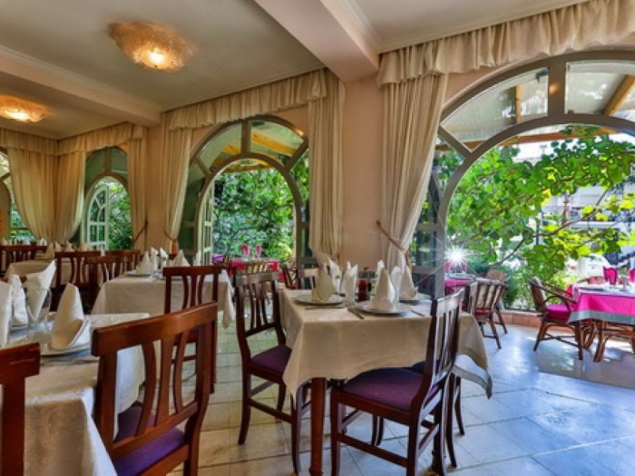 posao potrebna domaćica restorana vila velzon budva besplatni mali oglasi