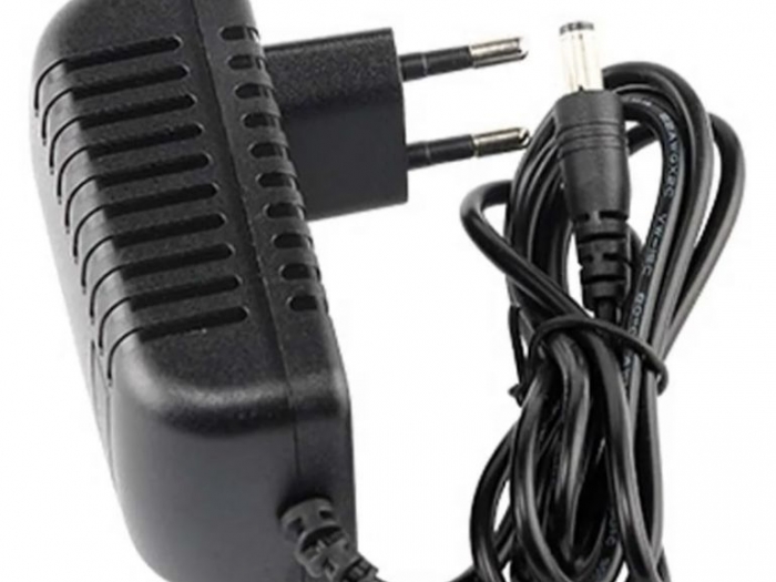 strujni adapter 12 v 2a besplatni mali oglasi