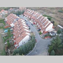 šestosobna kuća od 320m2 u karingtonki besplatni mali oglasi