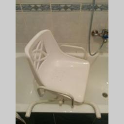 stolica za kadu, rotirajuća, sa naslonom besplatni mali oglasi