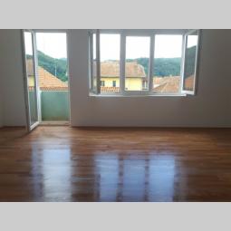prodajem dva stana u centru prilike (ivanjica) besplatni mali oglasi