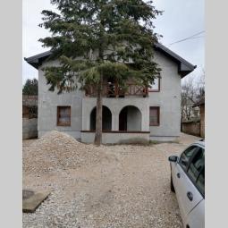 kuća sa bezenom besplatni mali oglasi