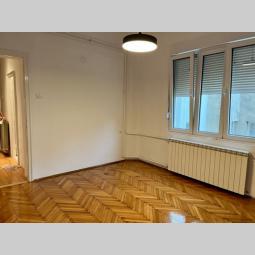 izdajem poslovni prostor u strogom centru, dobrinjska, 22m2 besplatni mali oglasi
