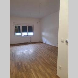 prodajem trosoban stan 61m2, novi sad besplatni mali oglasi