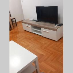 izdajem jednosoban stan od 40m2 u beogradu kumodraž besplatni mali oglasi