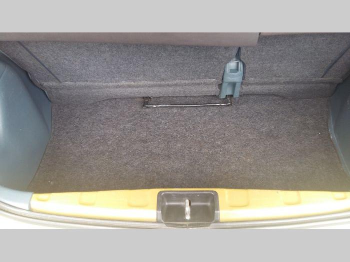 toyota yaris besplatni mali oglasi