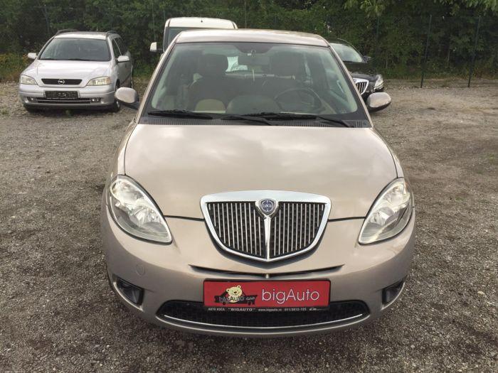 lancia ypsilon 1 2 8v besplatni mali oglasi