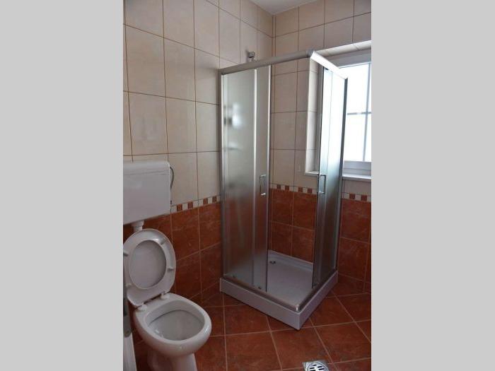 na prodaju kuća ( hostel ) u paraćinu, 250m2  besplatni mali oglasi