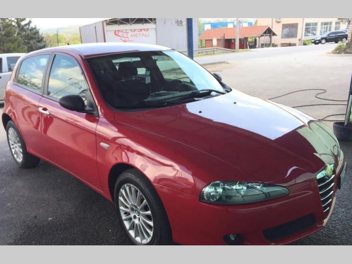 alfa romeo 147 1 9 jtdm 16v besplatni mali oglasi