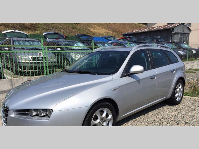 alfa romeo 159 1 9 besplatni mali oglasi