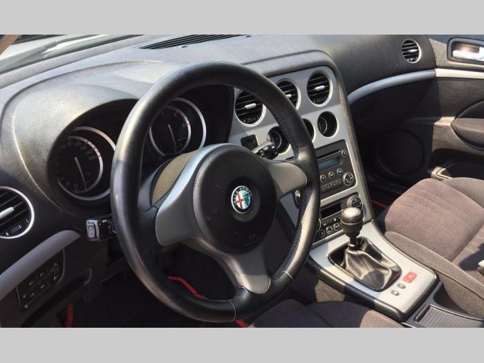 alfa romeo 159 1 9 besplatni mali oglasi