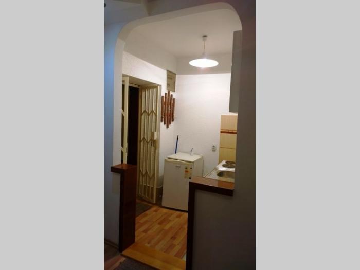 kneza miloša, garsonjera, 15m2, sut renovirana, uknjižena besplatni mali oglasi