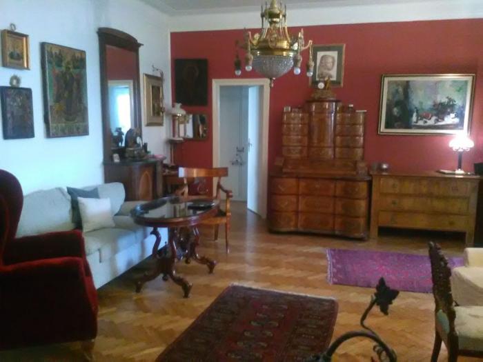 stari grad, svetogorska, 2 6, 250m2, 7 0, lift, cg, uknižen besplatni mali oglasi