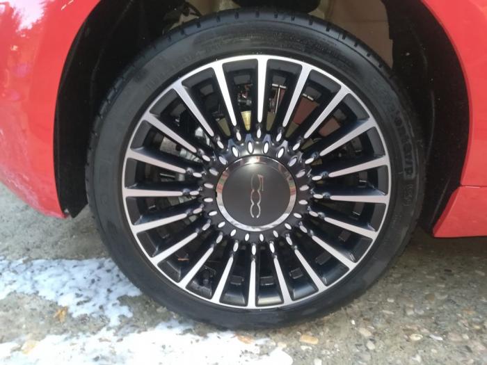 fiat 500 lounge besplatni mali oglasi