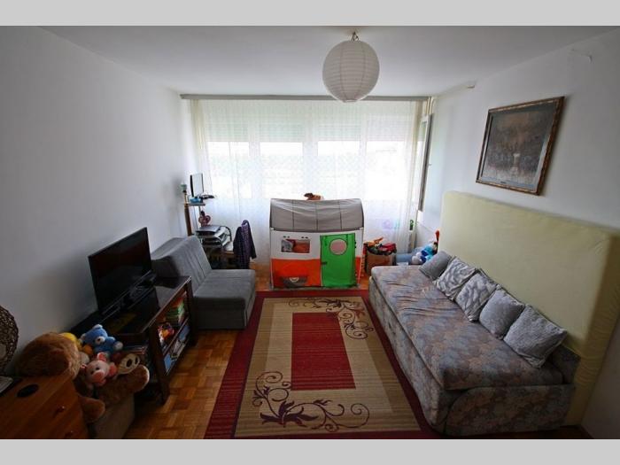 zemun, karlovačka, 76m2, 2,5, 8 9 besplatni mali oglasi