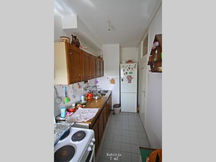 zemun, karlovačka, 76m2, 2,5, 8 9 besplatni mali oglasi