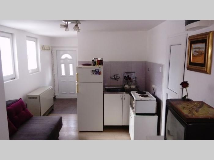 garsonjera sa spavaćom sobom, bele vode, 28m2, renovirano besplatni mali oglasi