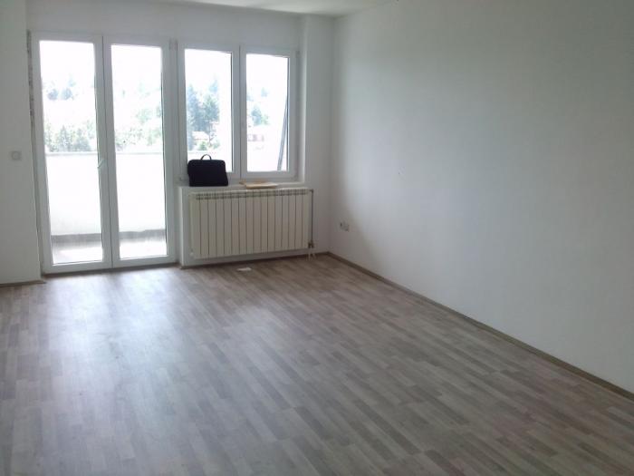 petlovo brdo, 2 0, 72m2, ul rasinska, adaptibilan u 2 5, nov besplatni mali oglasi