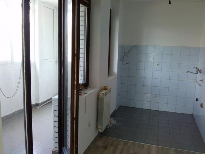 petlovo brdo, 2 0, 72m2, ul rasinska, adaptibilan u 2 5, nov besplatni mali oglasi