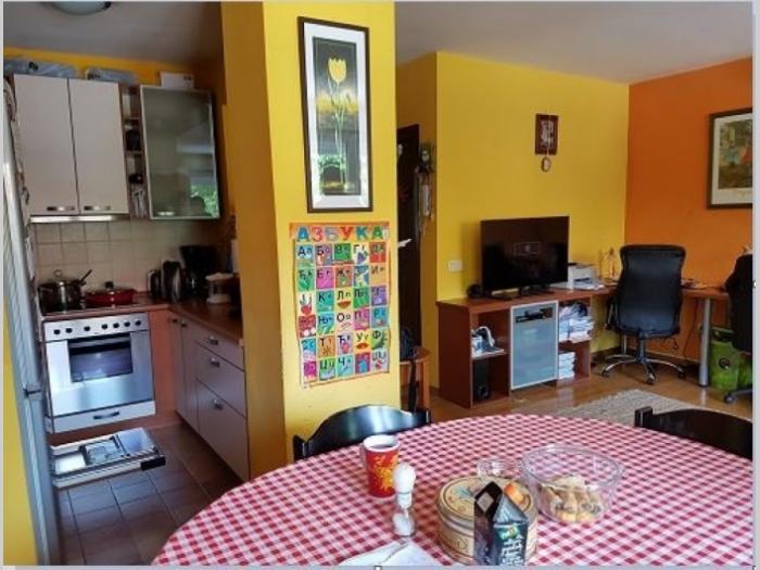 cerak, 2 5, vpr, 70m2, garaža, parking mesto, dvorište, renoviran besplatni mali oglasi