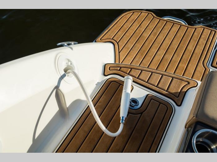 sea ray sea ray slx 230 besplatni mali oglasi