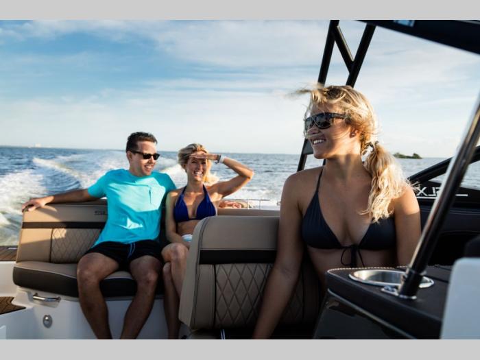 sea ray sea ray slx 230 besplatni mali oglasi