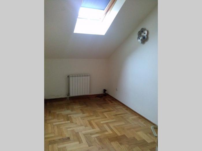 banovo brdo,3 0,5 6,dupleks, 67m2,uknjžen,čede minderović besplatni mali oglasi