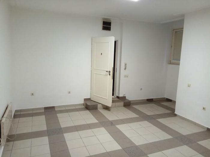 vlajkovićeva, 3 0, 62m2, pogodno za poslovni prostor besplatni mali oglasi