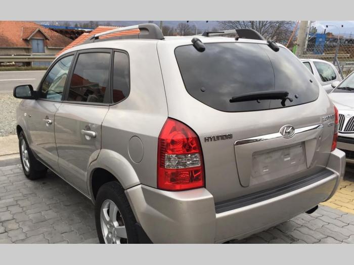hyundai tucson 2 0 besplatni mali oglasi