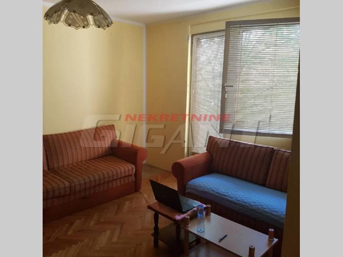 karaburma, pere ćetkovića, 63m2, 2 0 besplatni mali oglasi