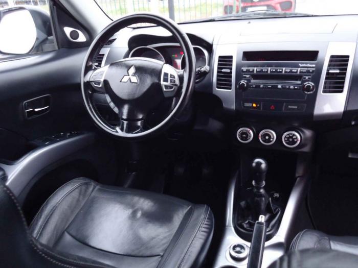mitsubishi outlander 2 0 di d besplatni mali oglasi