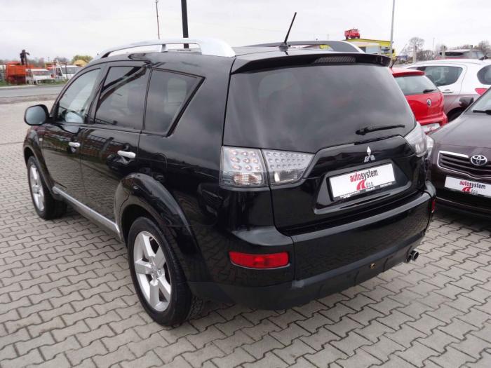 mitsubishi outlander 2 0 di d besplatni mali oglasi