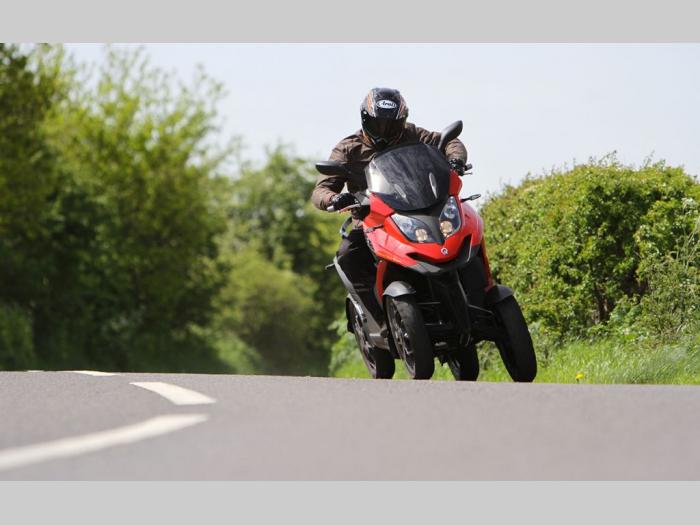quadro q4 besplatni mali oglasi