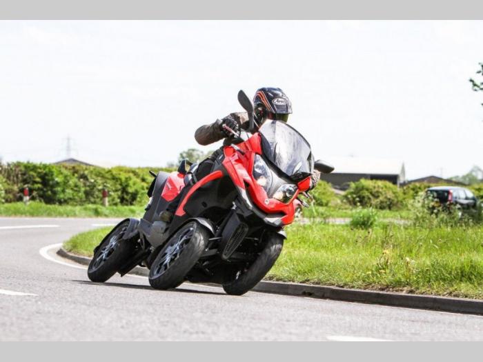 quadro q4 besplatni mali oglasi